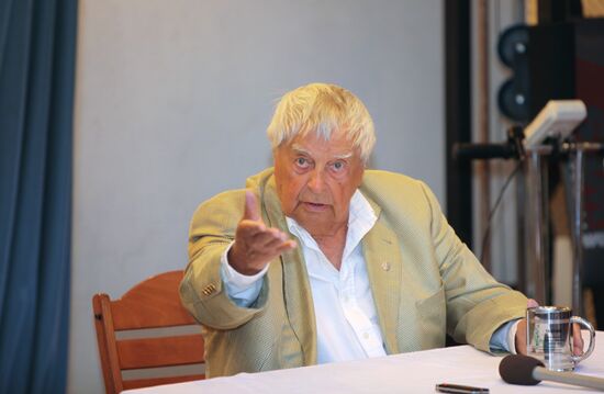 Taganka Theater actors at traditional meeting