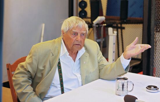 Taganka Theater actors at traditional meeting