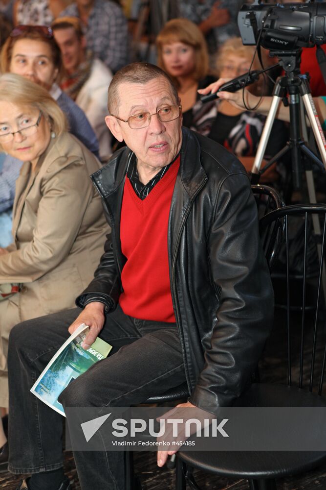 Taganka Theater company's meeting