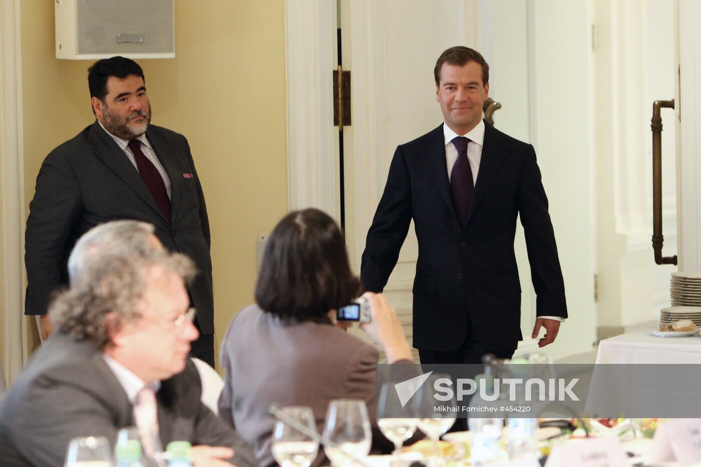 Dmitry Medvedev meets with members of Valdai Discussion Club