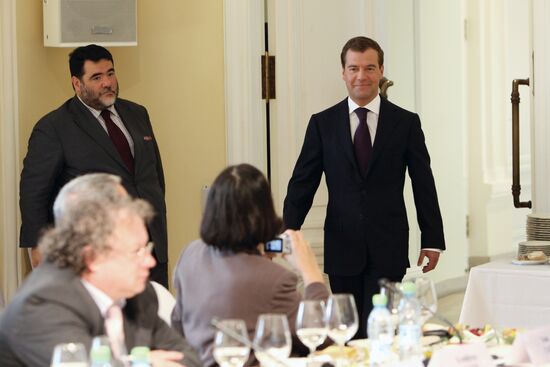 Dmitry Medvedev meets with members of Valdai Discussion Club