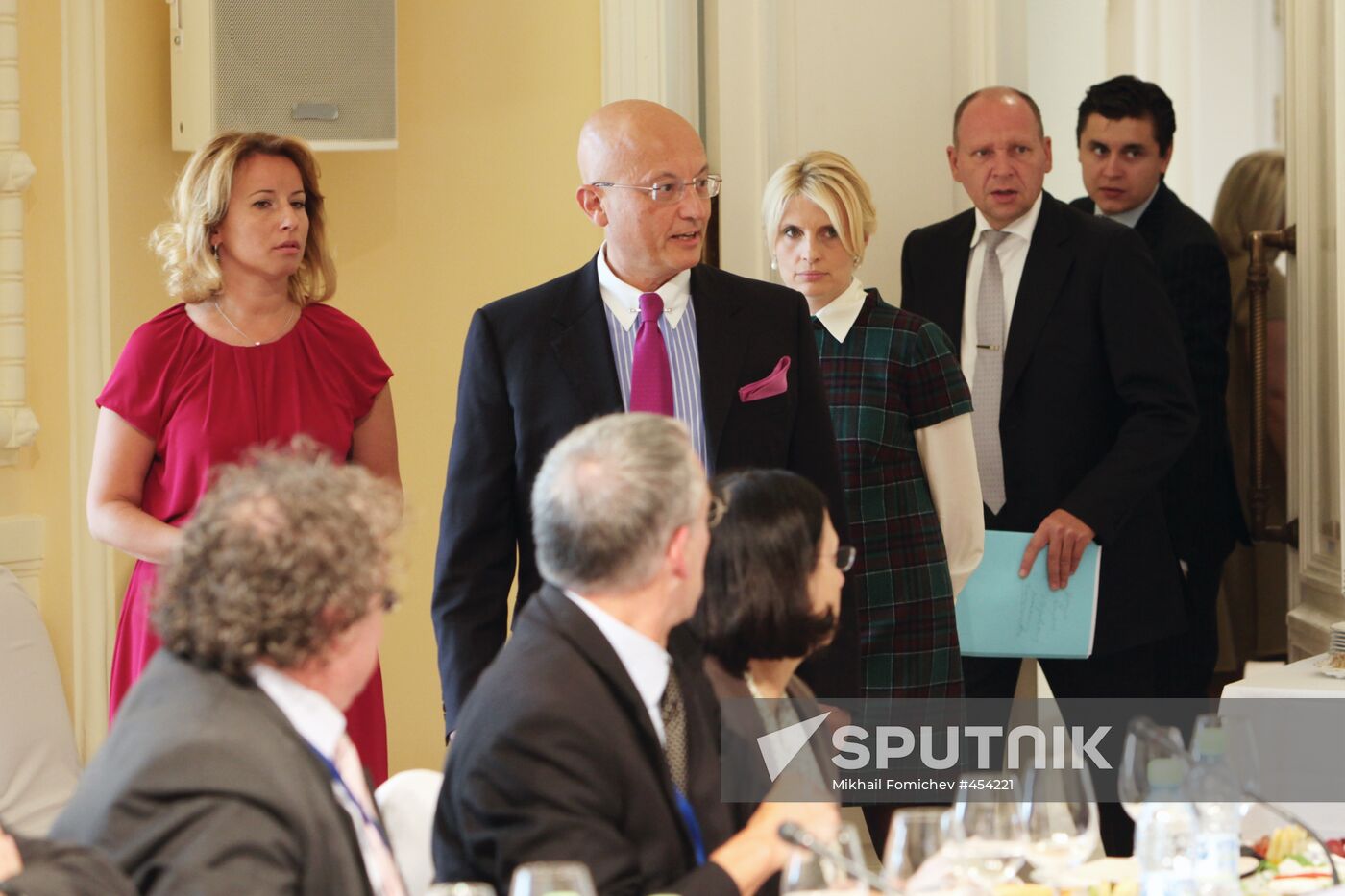 Dmitry Medvedev meets with members of Valdai Discussion Club