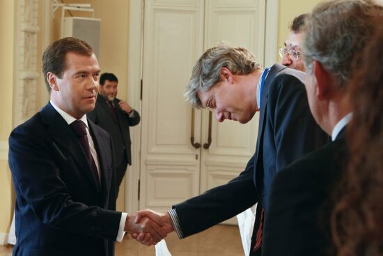 Dmitry Medvedev meets with members of Valdai Discussion Club