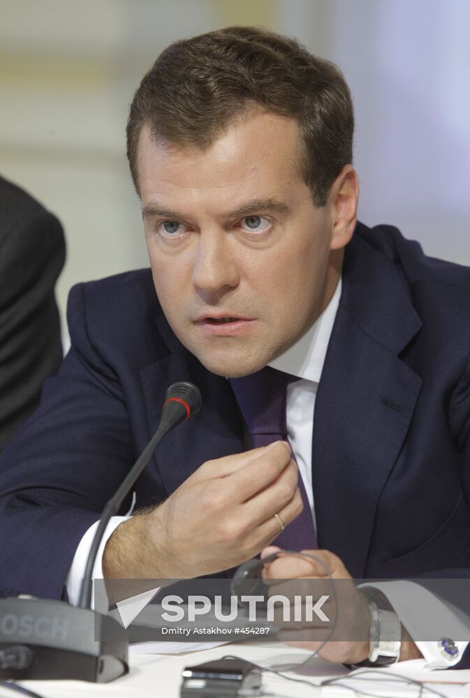 Dmitry Medvedev meets with members of Valdai Discussion Club
