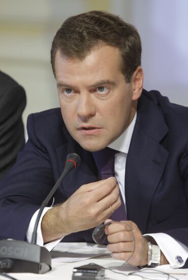 Dmitry Medvedev meets with members of Valdai Discussion Club