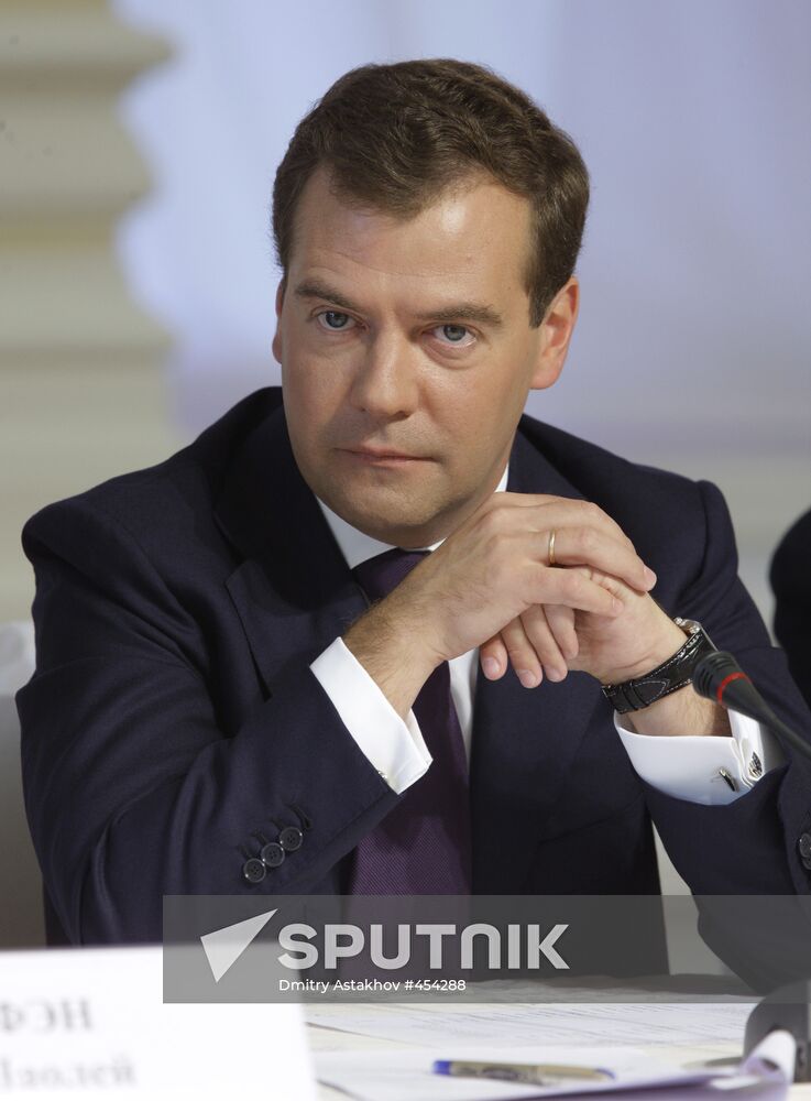 Dmitry Medvedev meets with members of Valdai Discussion Club
