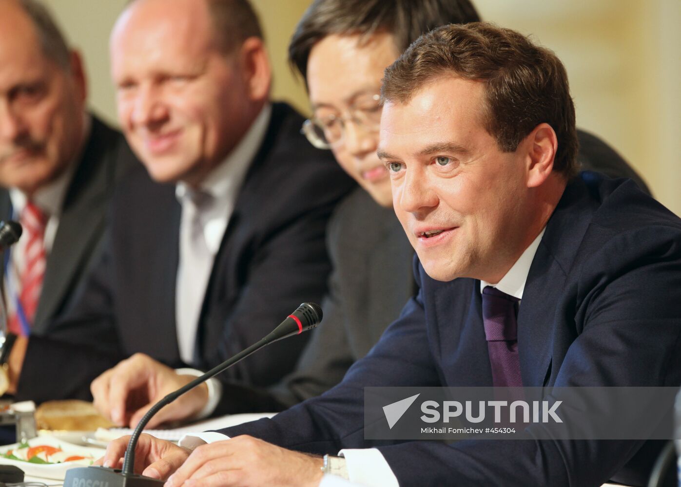 Dmitry Medvedev meets with members of Valdai Discussion Club