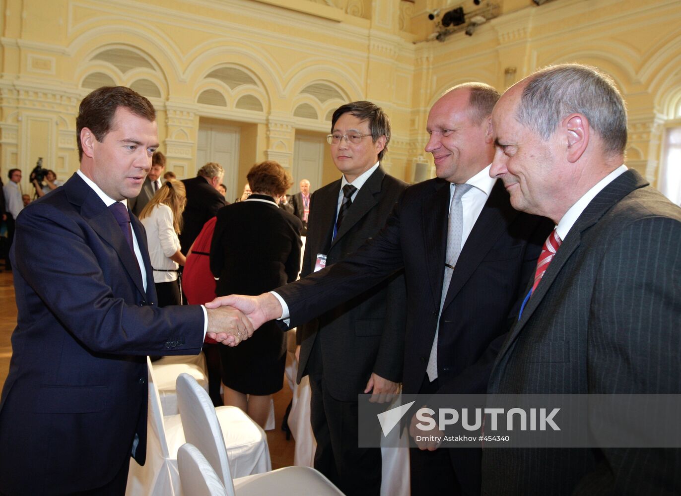 Dmitry Medvedev meets with members of Valdai Discussion Club