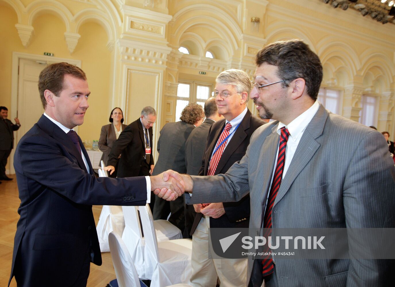 Dmitry Medvedev meets with members of Valdai Discussion Club
