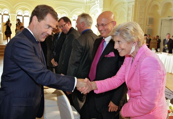 Dmitry Medvedev meets with members of Valdai Discussion Club