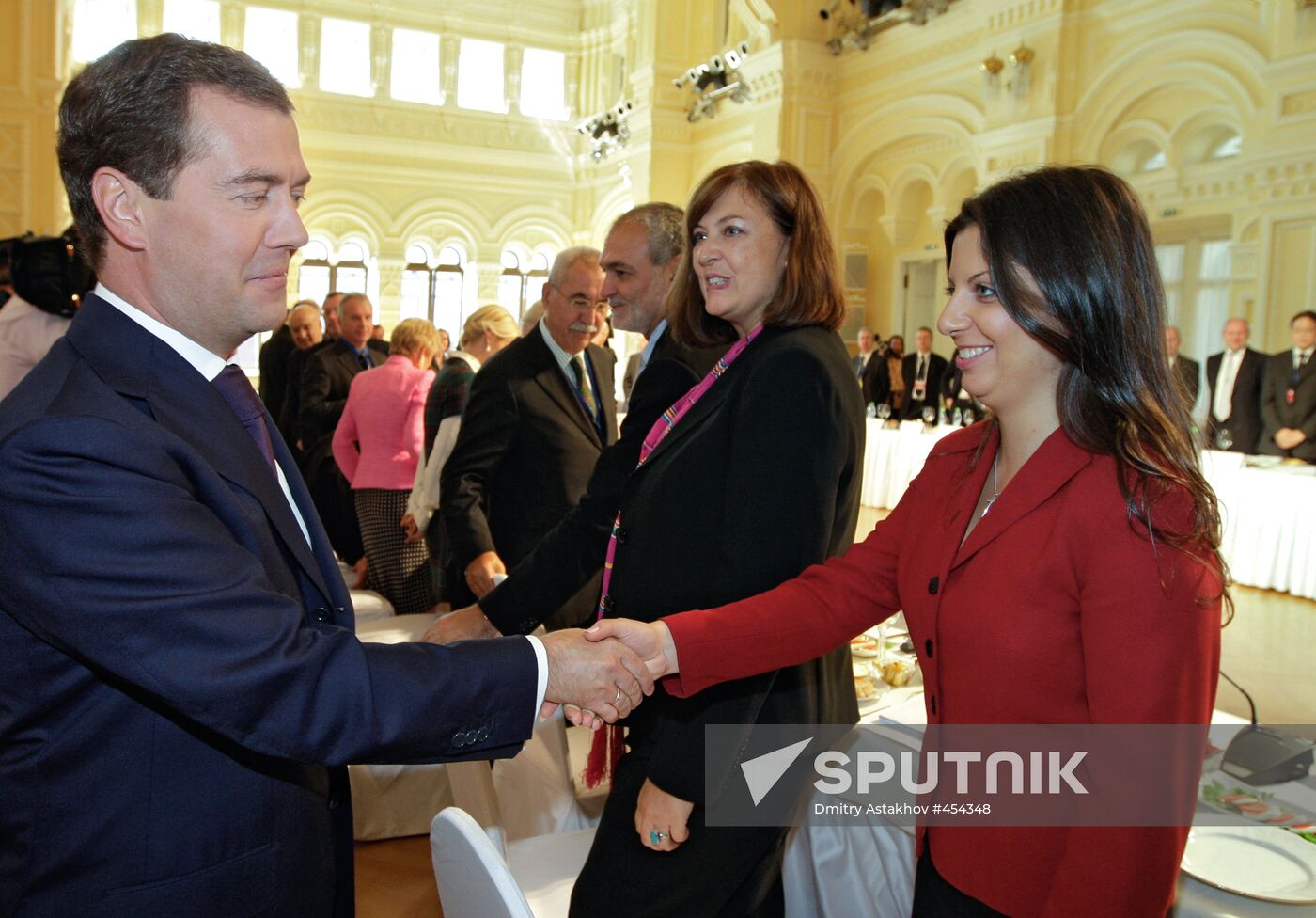 Dmitry Medvedev meets with members of Valdai Discussion Club