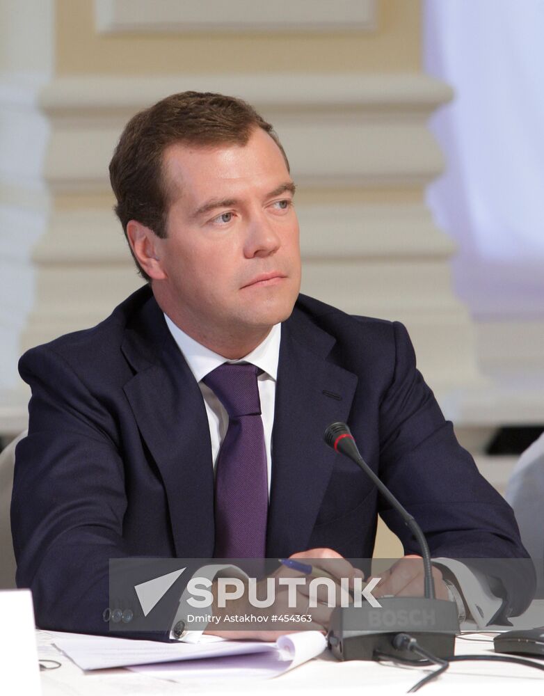 Dmitry Medvedev meets with members of Valdai Discussion Club