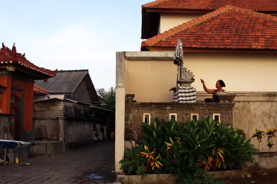 Foreign countries: Indonesia. Bali people