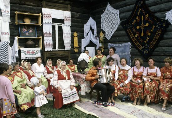 Folklore groups
