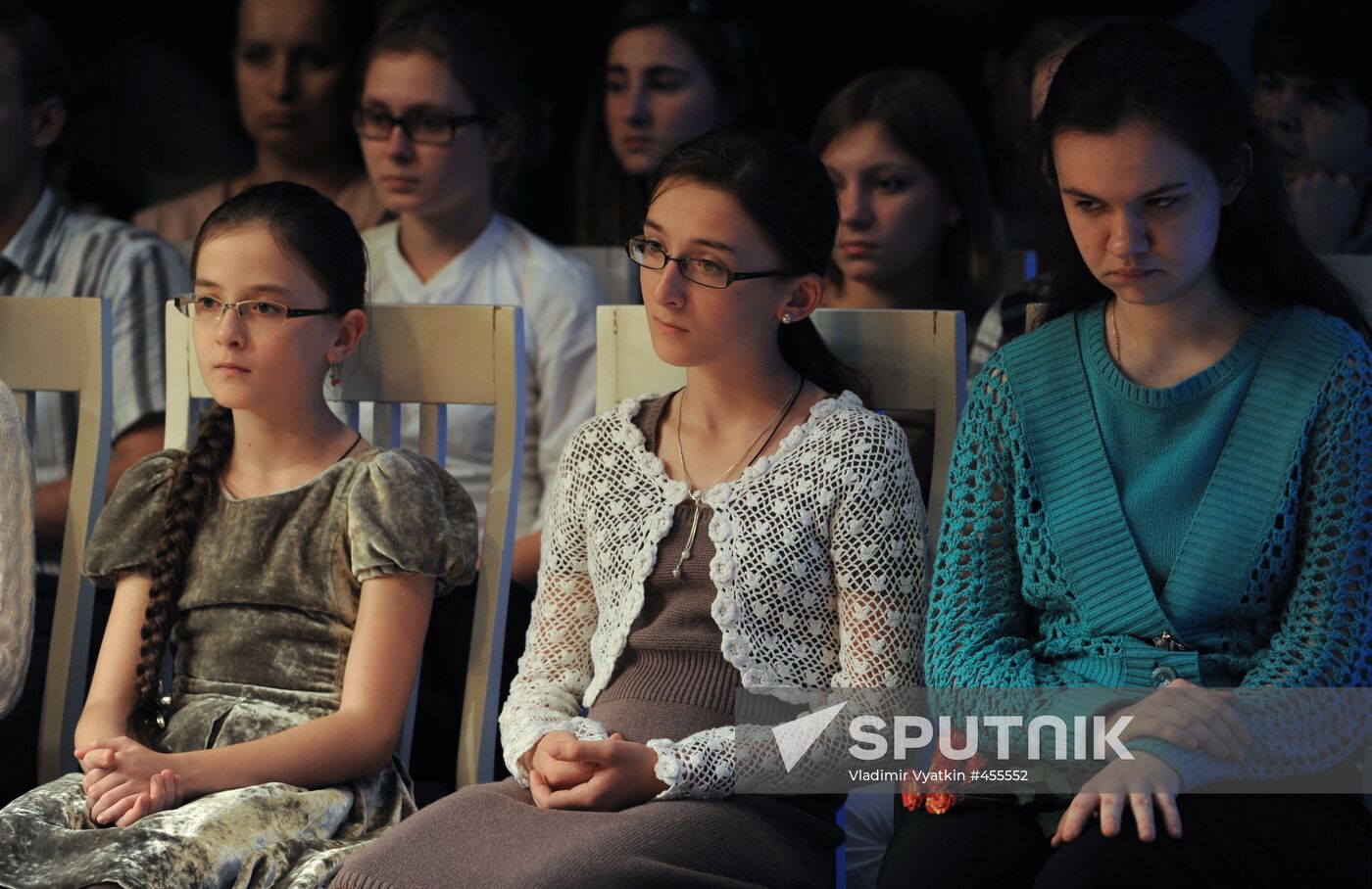 Young musicians meet with Van Cliburn