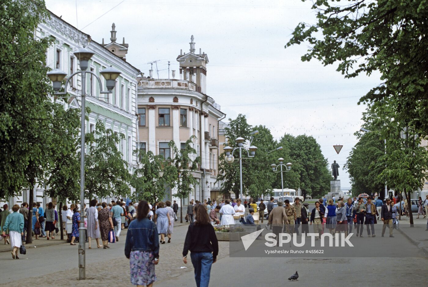 Tryokhsvyatskaya Street