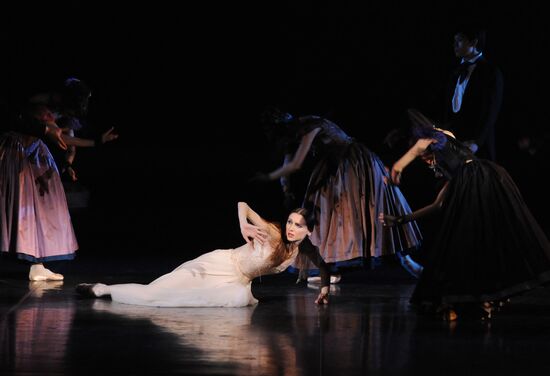 New National Theatre Tokyo ballet company performing in Moscow