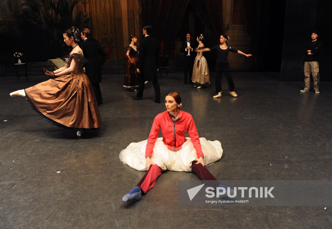 New National Theatre Tokyo ballet company performing in Moscow