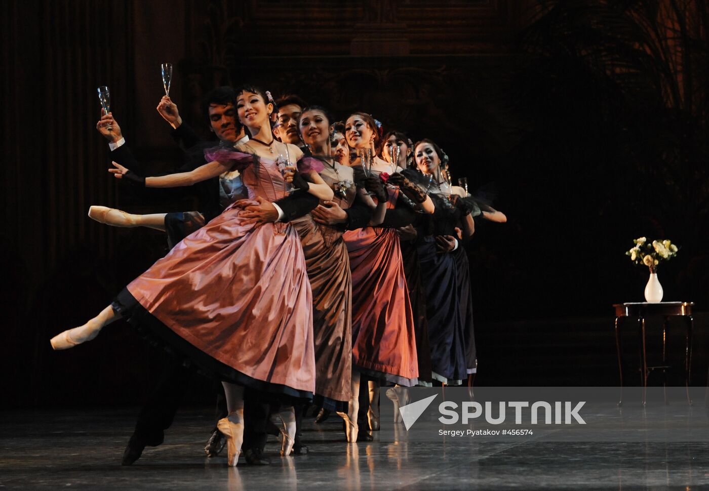 New National Theatre Tokyo ballet company performing in Moscow