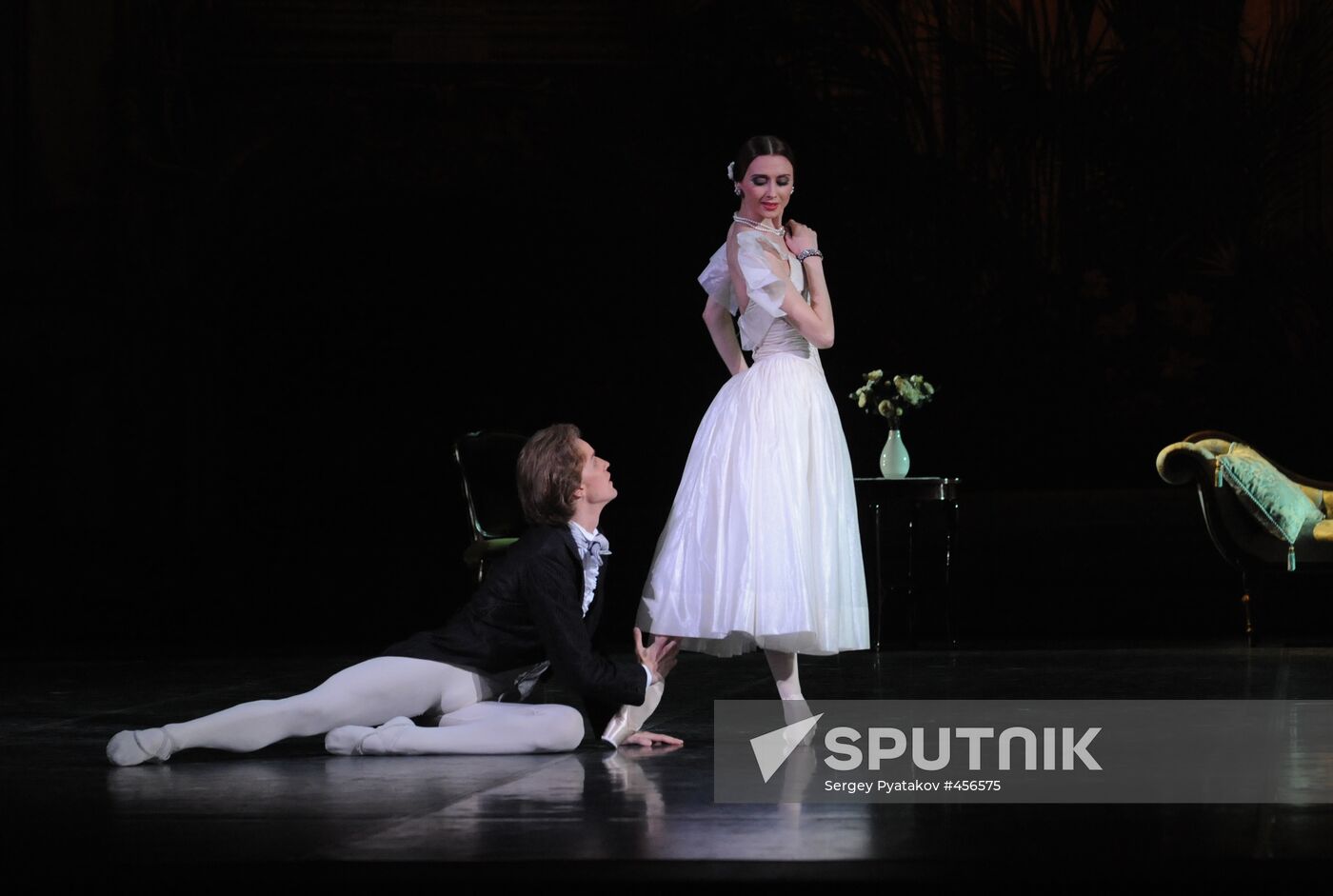 New National Theatre Tokyo ballet company performing in Moscow