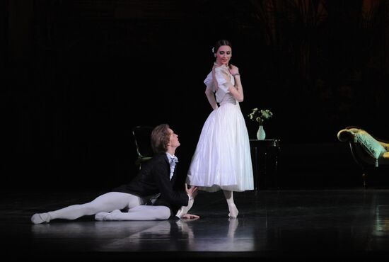 New National Theatre Tokyo ballet company performing in Moscow