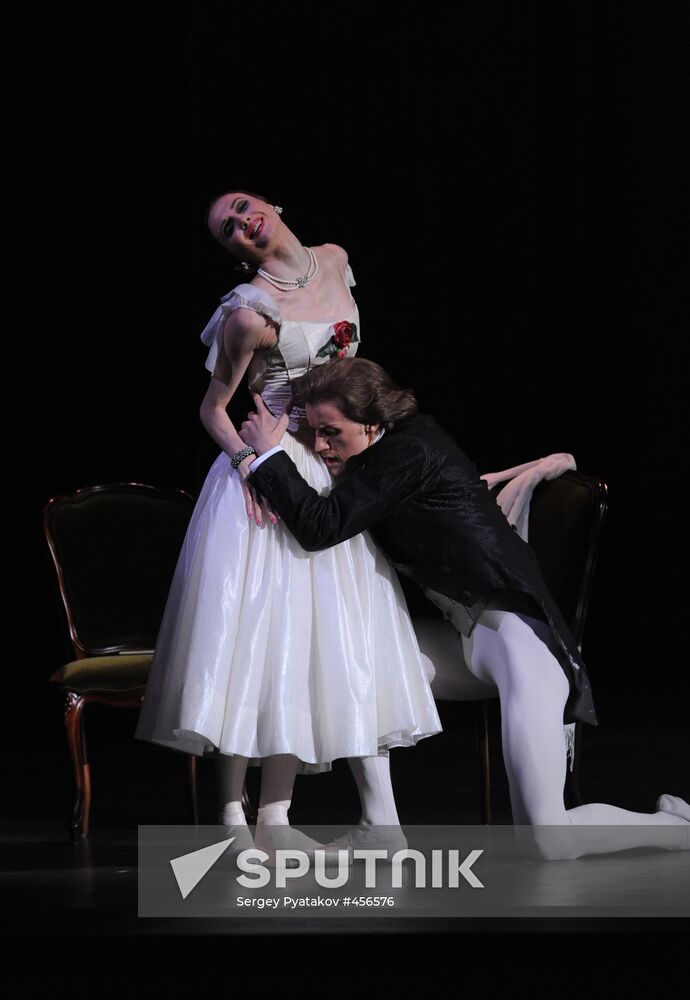 New National Theatre Tokyo ballet company performing in Moscow