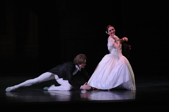 New National Theatre Tokyo ballet company performing in Moscow