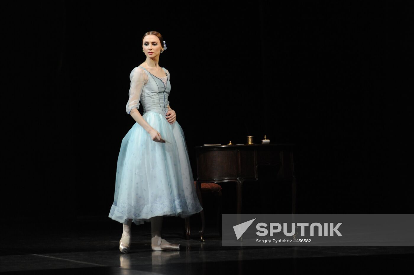 New National Theatre Tokyo ballet company performing in Moscow