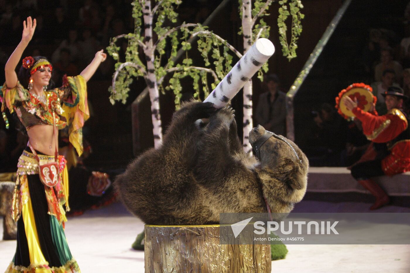 Moscow State Circus on Vernadsky Prospekt presents new show