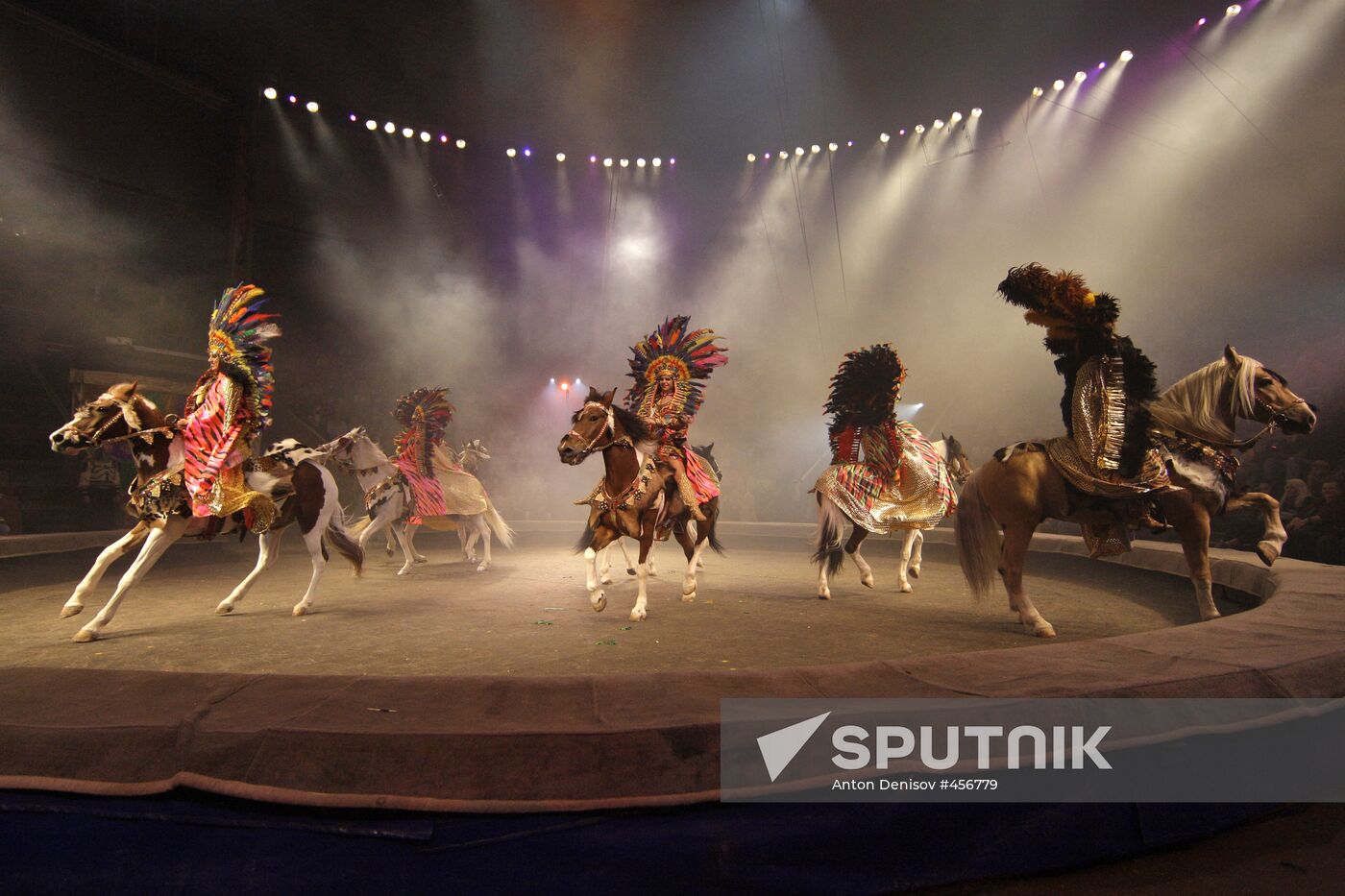 Moscow State Circus on Vernadsky Prospekt presents new show