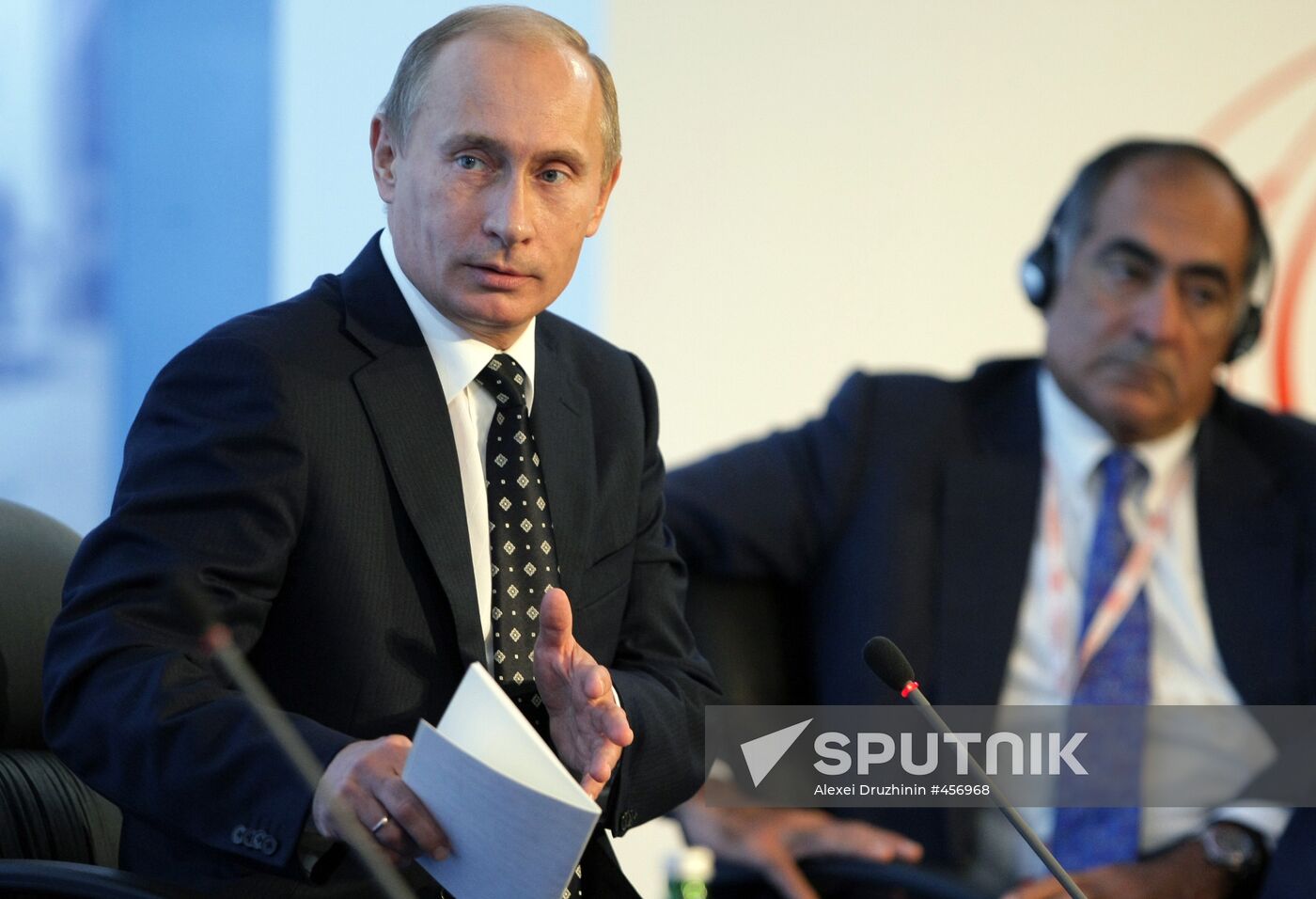 Vladimir Putin at 8th International Investment Forum