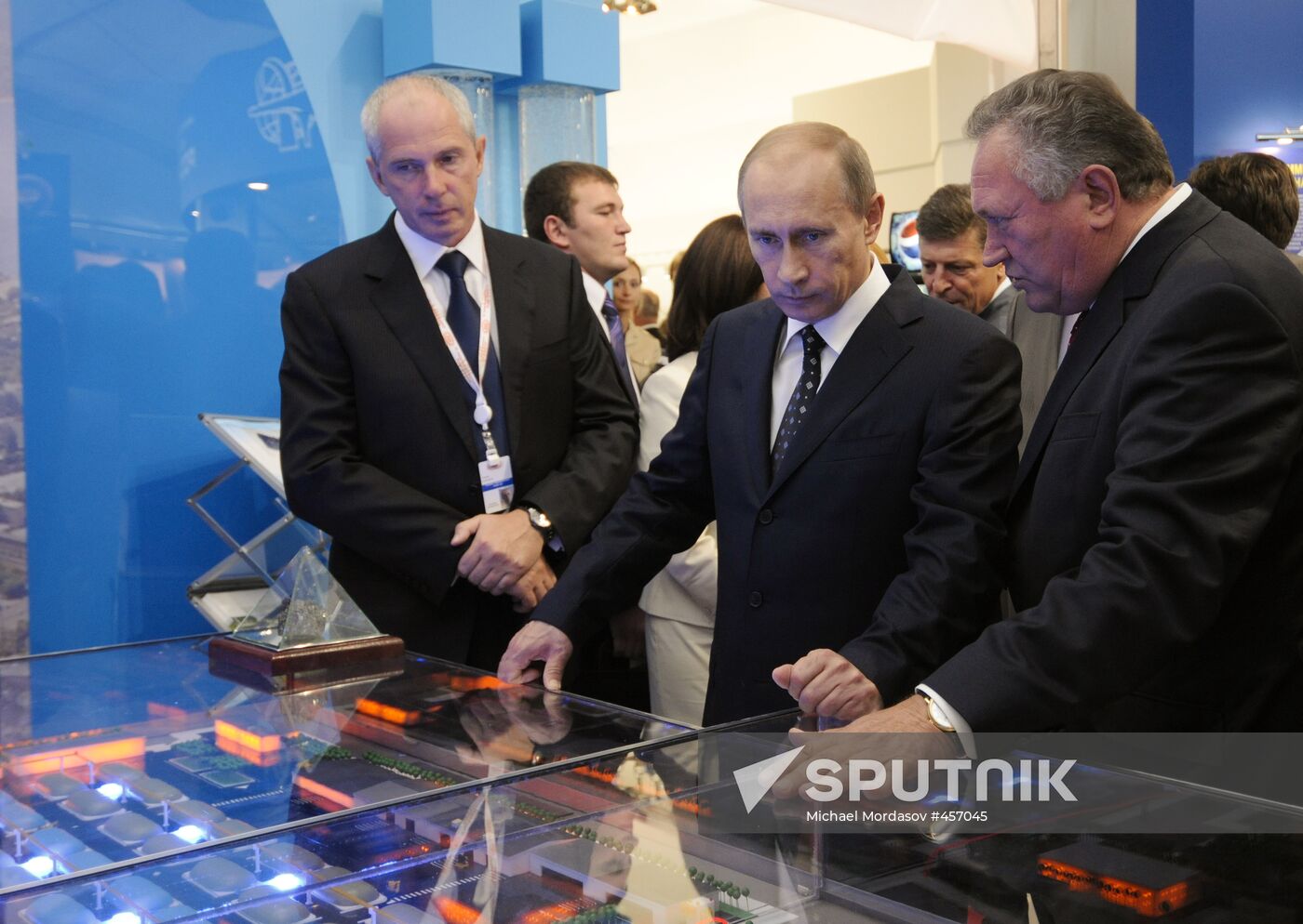 Vladimir Putin, Sergei Kostrov, Nikolai Maksyuta at Sochi Forum