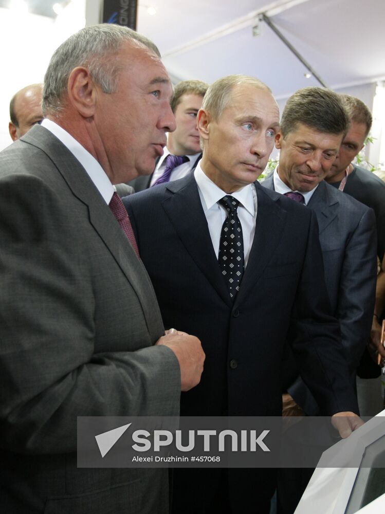 Vladimir Putin at VIII International Investment Forum Sochi 2009