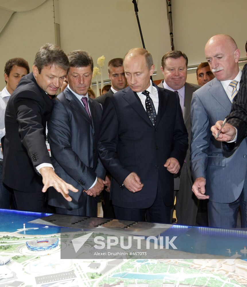 Vladimir Putin at VIII International Investment Forum Sochi 2009