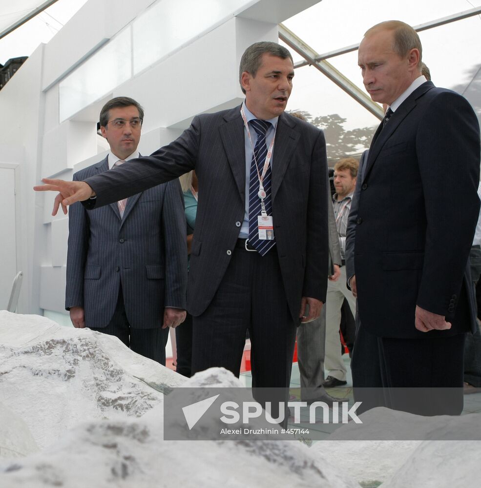 Vladimir Putin at VIII International Investment Forum Sochi 2009