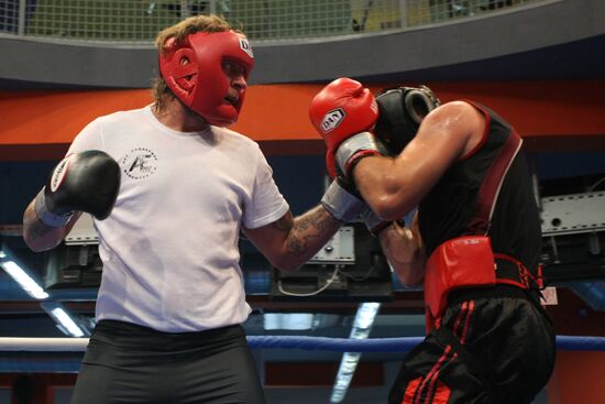 Fyodor Yemelyanenko vs. Valery Brudov sparring