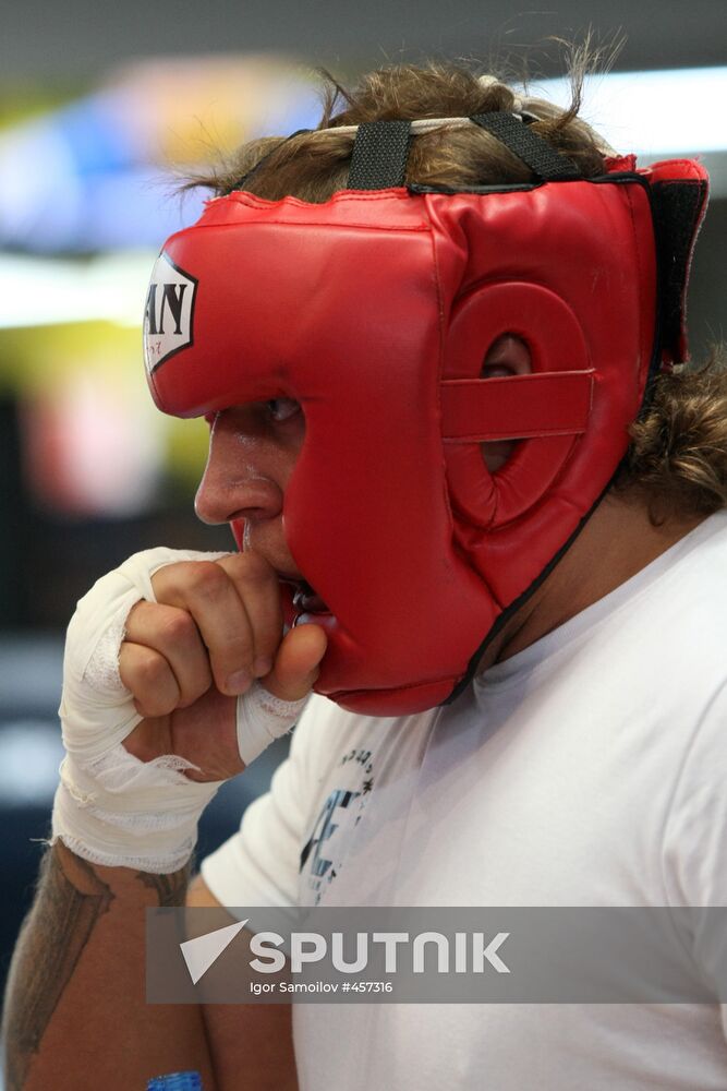 Fyodor Yemelyanenko vs. Valery Brudov sparring