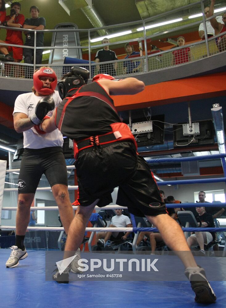 Fyodor Yemelyanenko vs. Valery Brudov sparring
