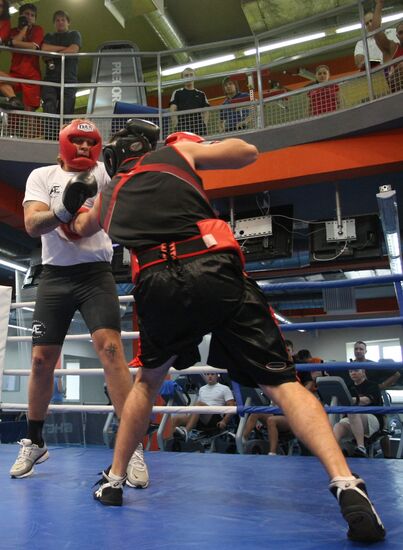 Fyodor Yemelyanenko vs. Valery Brudov sparring