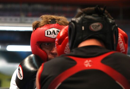 Fyodor Yemelyanenko vs. Valery Brudov sparring