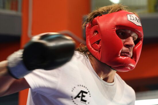 Fyodor Yemelyanenko vs. Valery Brudov sparring