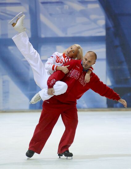 Rehearsals of Lednikovy Period 2009 Figure Skating Show