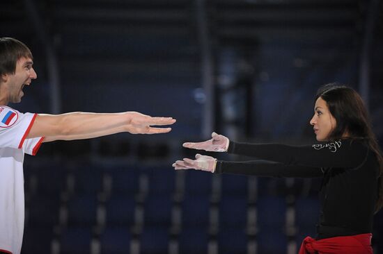 Rehearsals of Lednikovy Period 2009 Figure Skating Show