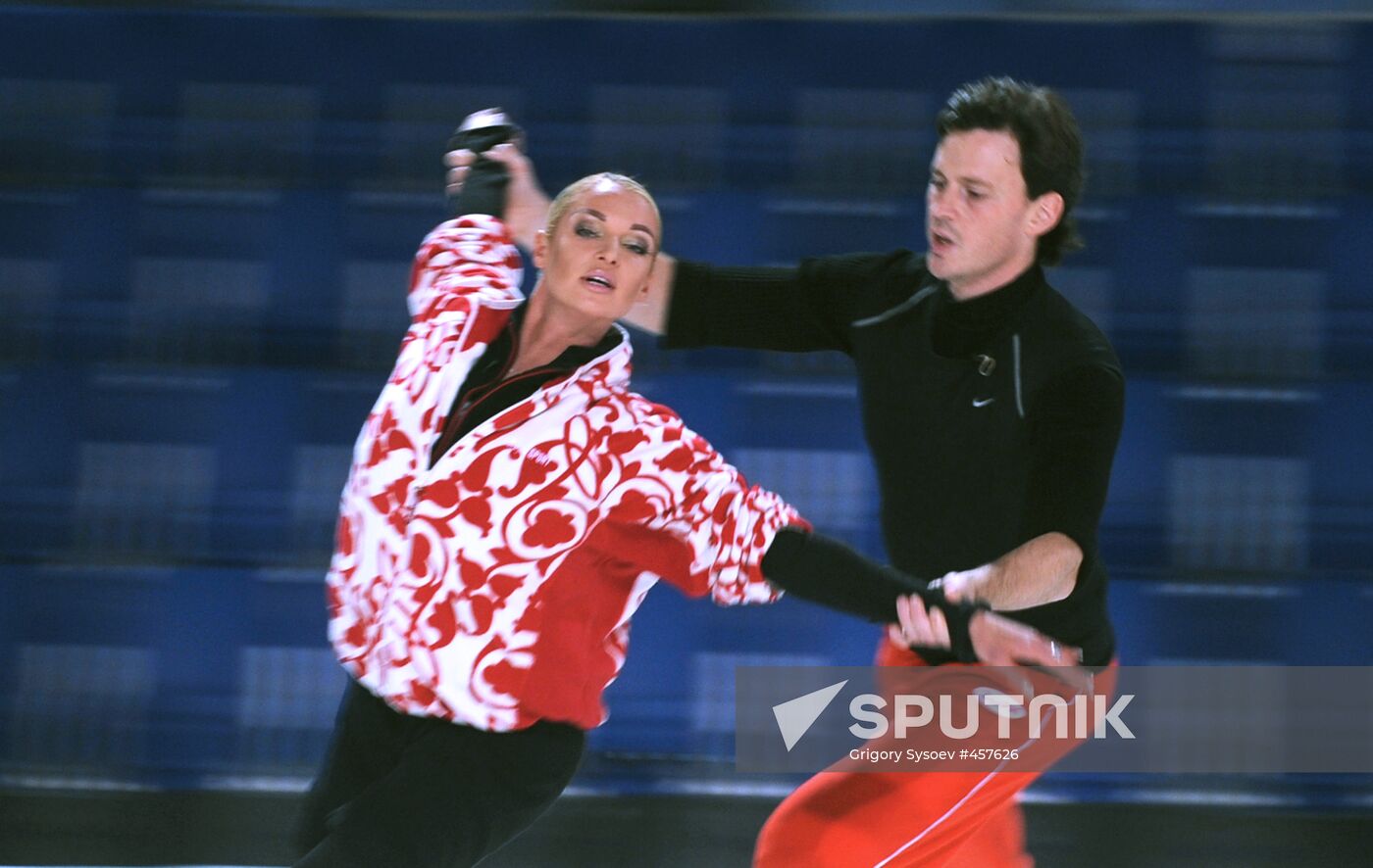 Rehearsals of Lednikovy Period 2009 Figure Skating Show