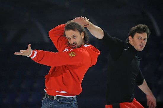 Rehearsals of Lednikovy Period 2009 Figure Skating Show