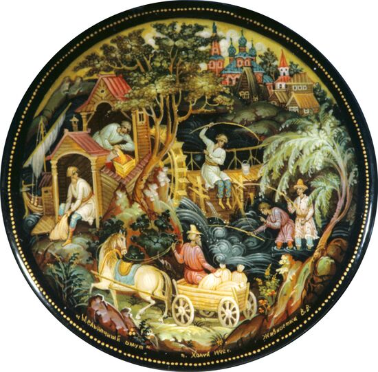 Painting on "Mill Pool" powder box