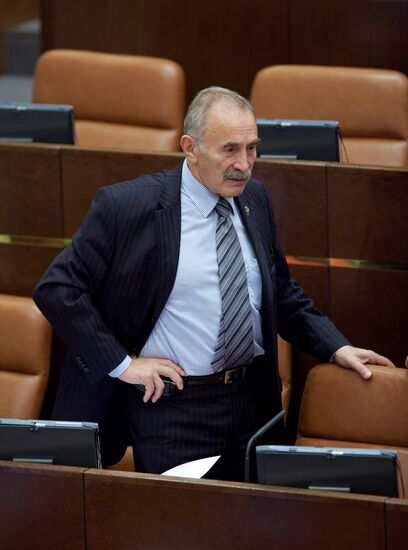 Aslambek Aslakhanov