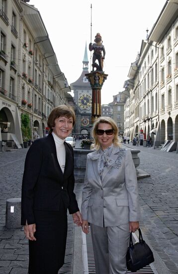 Russian First Lady takes walk around Bern