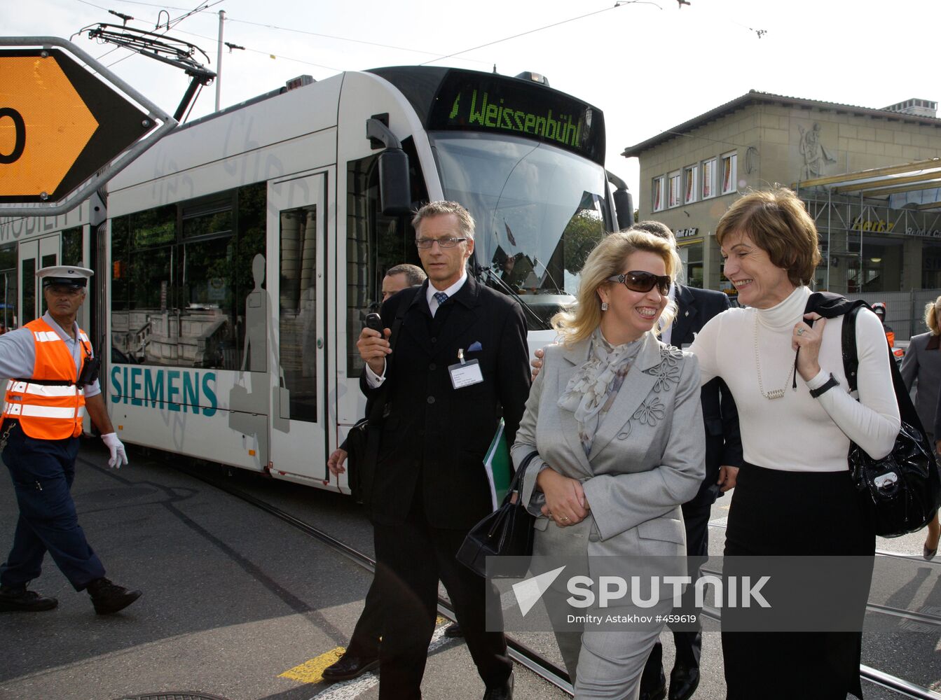 Russian First Lady takes walk around Bern