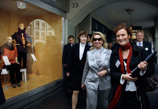 Russian First Lady takes walk around Bern